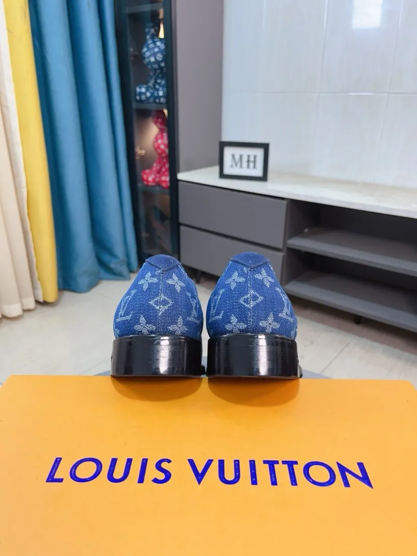Ex-factory price 720🌹🌹High version [LV] Louis Vuitton's popular casual leather shoes🎖Fashionable and elegant🎖🎖Material: Original imported open-edge beaded cowhide, washed cowhide leather lining, original open-molded rubber outsole, high-end and classy, ​​elegant quality, instantly transforming into a handsome man ❤❤Standard\nNumber: 38-44